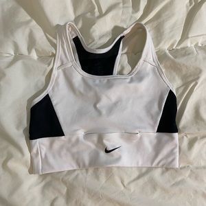Nike Swoosh Pocket Sports Bra - White/Black worn twice